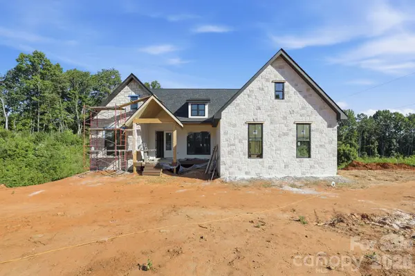 5762 Jeremiah CT, Hickory, NC 28601