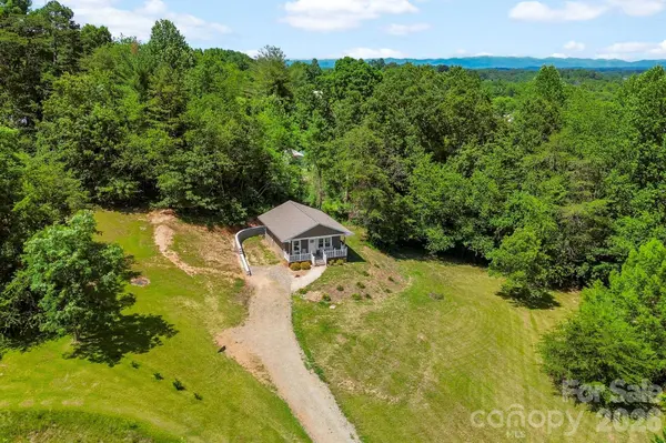 106 Thistle Field DR, Asheville, NC 28806