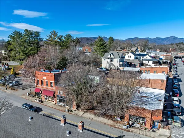 204 Sutton AVE, Black Mountain, NC 28711