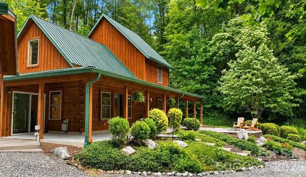 1026 High Top Mountain RD, Whittier, NC 28789