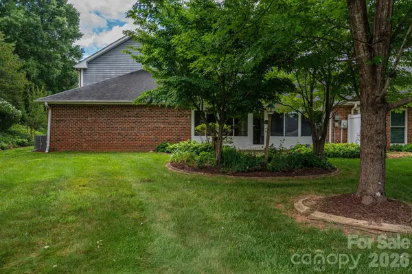 112 Mooreland DR NE, Conover, NC 28613