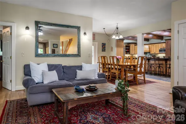 10 Lark Hill DR, Arden, NC 28704