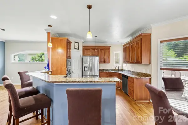 10130 Fairlea DR, Charlotte, NC 28269