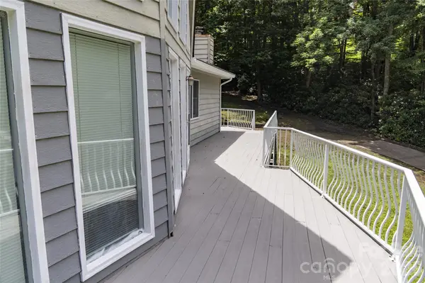 101 Friar Tuck LN, Maggie Valley, NC 28751