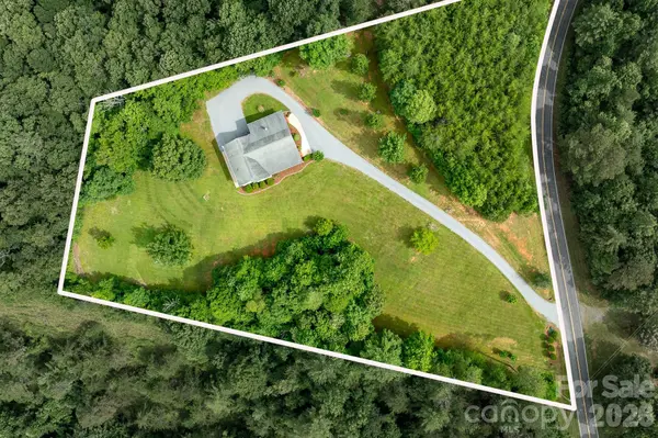 1697 Windswept RDG, Marshall, NC 28753