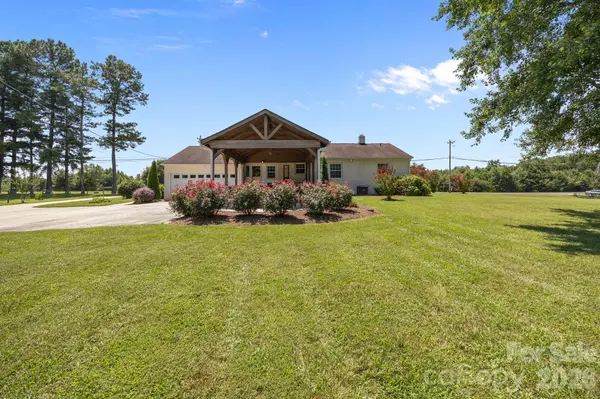 9256 US Highway 311 HWY, Archdale, NC 27263