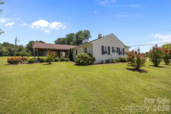 9256 US Highway 311 HWY, Archdale, NC 27263
