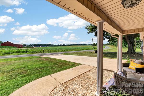 1316 Drumstand RD, Stony Point, NC 28678
