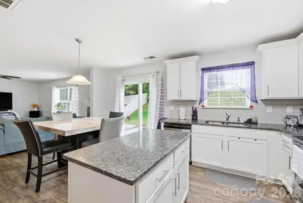 8502 Mansell CT, Charlotte, NC 28215