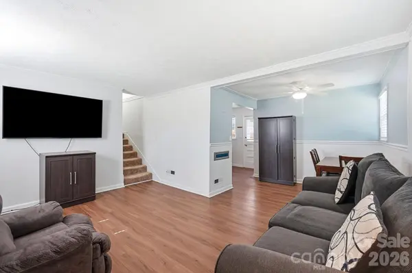 233 Scottie PL, Charlotte, NC 28217