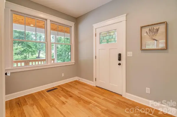 18 Wildwood Park DR, Weaverville, NC 28787