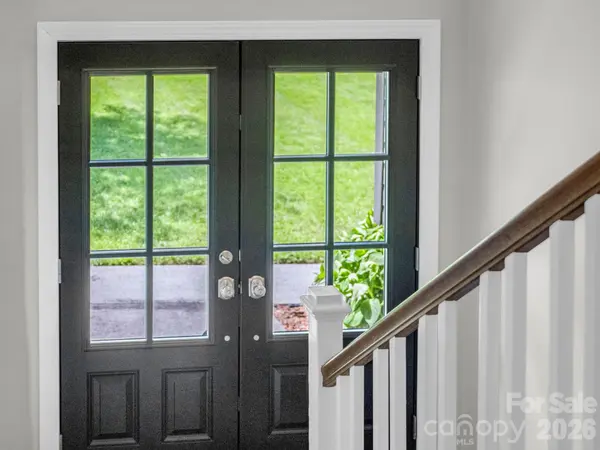 59 Underhill RD, Hendersonville, NC 28792