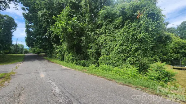 202 Wilson DR, Morganton, NC 28655