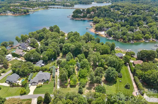 21024 Norman Shores DR, Cornelius, NC 28031