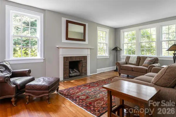 20 Buena Vista RD, Asheville, NC 28803