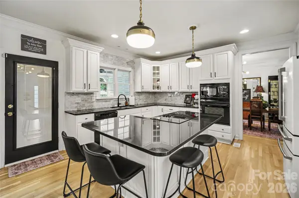 218 Crimson Orchard DR, Mooresville, NC 28115
