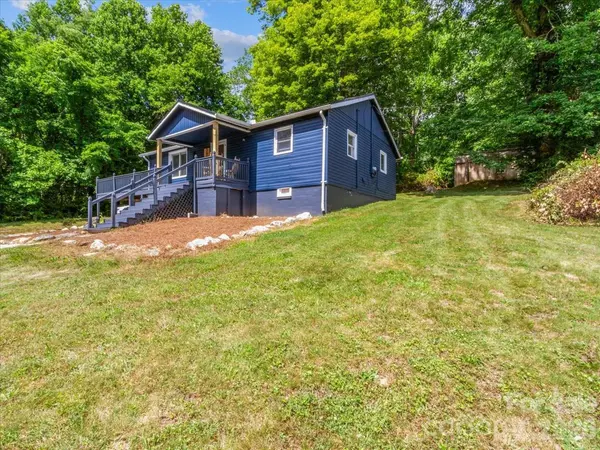 352 Jakes Branch RD, Spruce Pine, NC 28777
