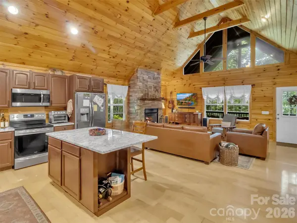 49 Brandywine RD, Waynesville, NC 28786