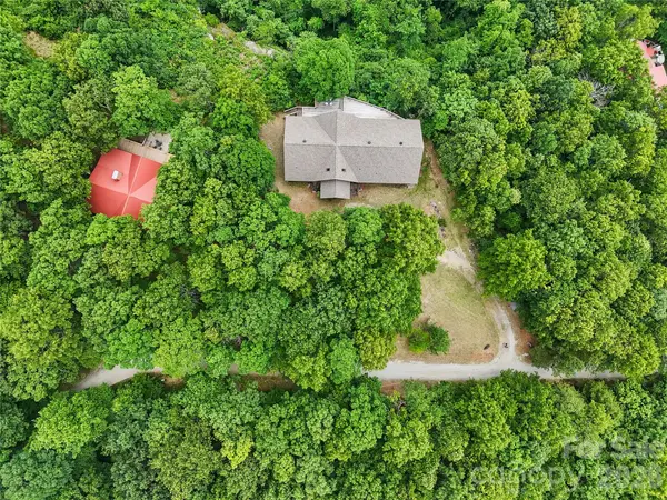 386 Arrowhead TRL, Columbus, NC 28722