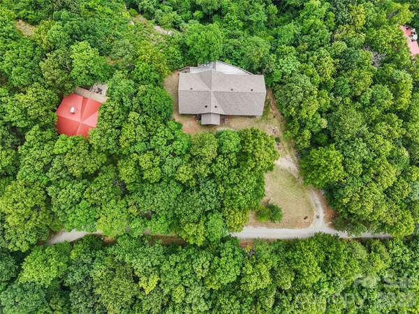 386 Arrowhead TRL, Columbus, NC 28722