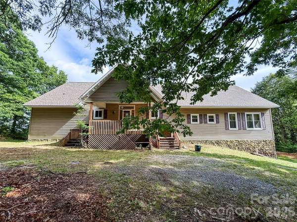 386 Arrowhead TRL, Columbus, NC 28722