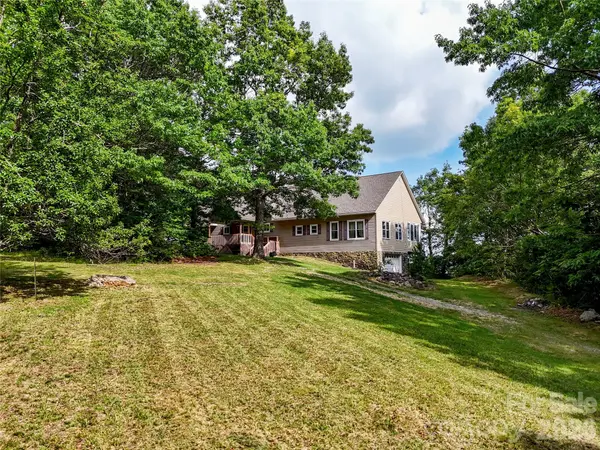 386 Arrowhead TRL, Columbus, NC 28722