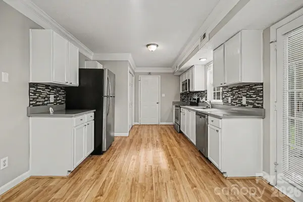 1029 Jordans Pond LN, Charlotte, NC 28214