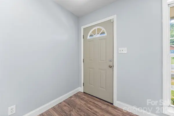 4713 Tanglebriar DR, Charlotte, NC 28208