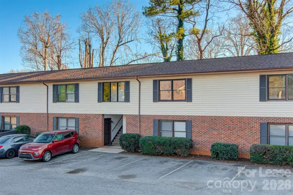525 12th ST SW #17, Hickory, NC 28601
