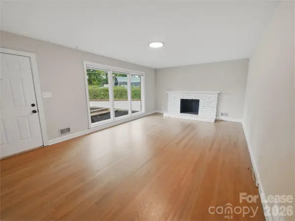 765 8th Avenue DR SE, Hickory, NC 28602