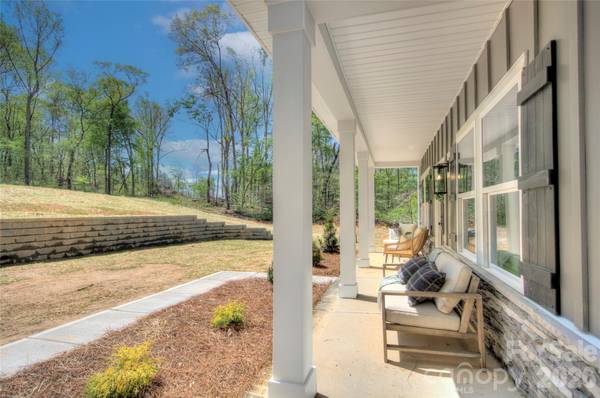 1033 Harrogate DR, Bessemer City, NC 28016