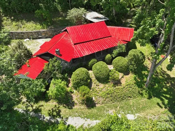 8709 Hwy 226A HWY, Little Switzerland, NC 28749