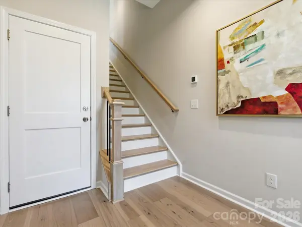 1311 Sandstar LN, Charlotte, NC 28226