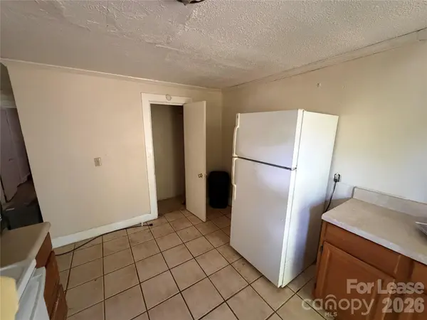 325 Chambers ST, Statesville, NC 28677
