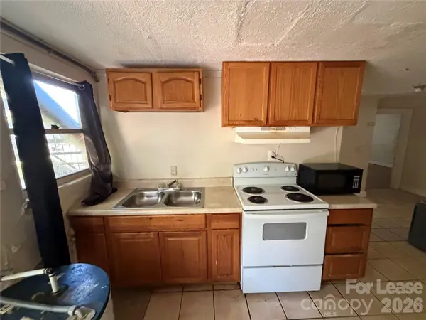 325 Chambers ST, Statesville, NC 28677