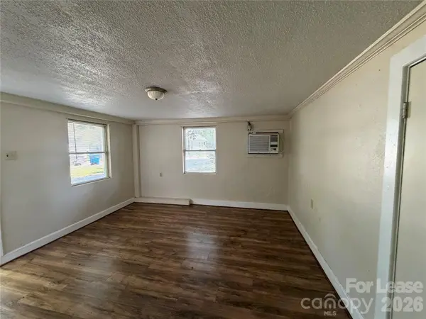 325 Chambers ST, Statesville, NC 28677