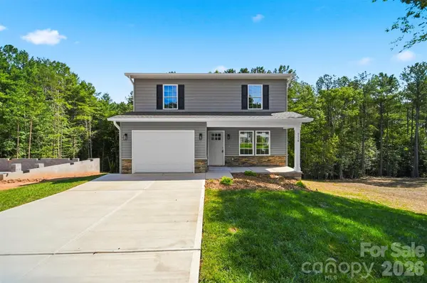 5118 Hanging Rock CT, Hickory, NC 28601