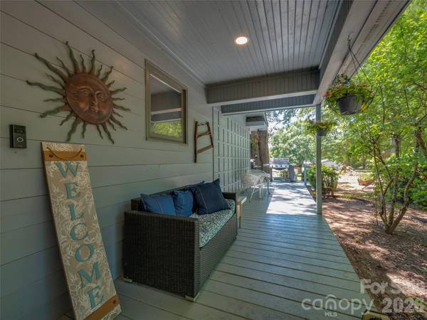 140 Joanda Farm RD, Mooresboro, NC 28114