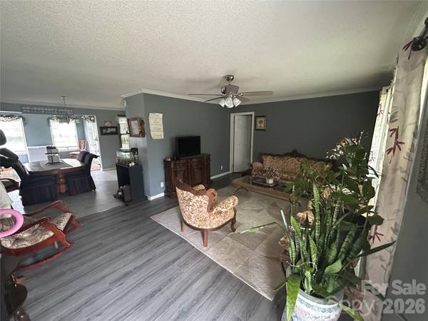 1617 Ruby RD, Hartsville, SC 29550