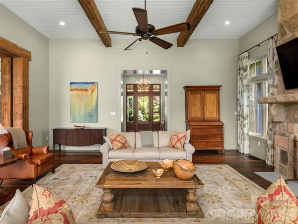332 Walnut Valley Pkwy, Arden, NC 28704