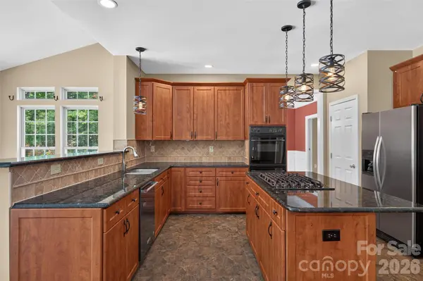 204 Whitegrove DR, Fort Mill, SC 29715