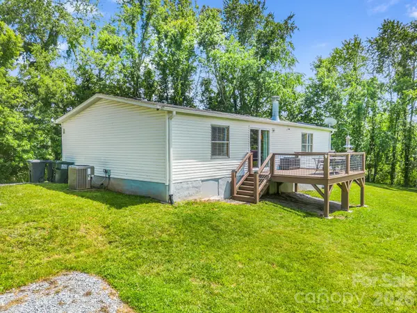 210 Banner Farm RD, Mills River, NC 28759