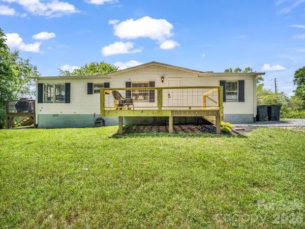 210 Banner Farm RD, Mills River, NC 28759