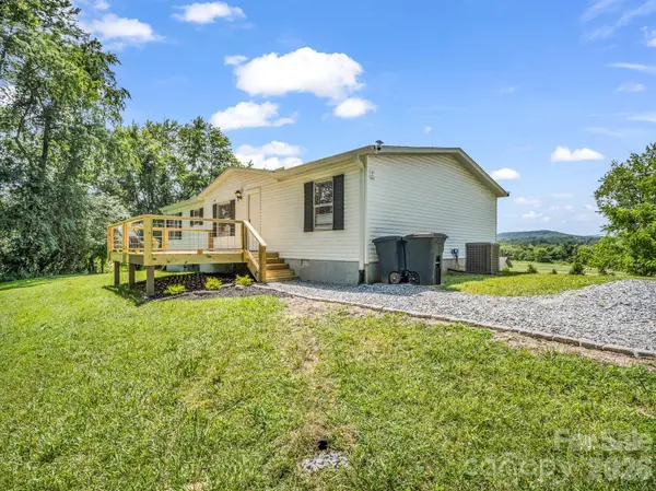 210 Banner Farm RD, Mills River, NC 28759