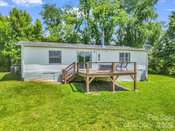 210 Banner Farm RD, Mills River, NC 28759