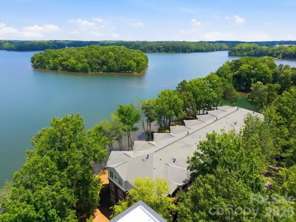 915 Northeast DR #4, Davidson, NC 28036