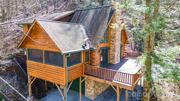 3548 Dicks Creek RD, Whittier, NC 28789