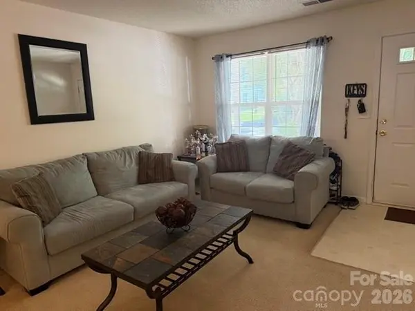 8053 Christmas CT, Charlotte, NC 28216