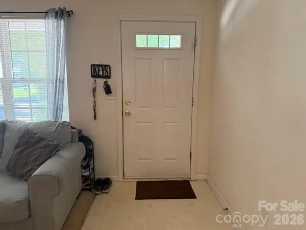 8053 Christmas CT, Charlotte, NC 28216