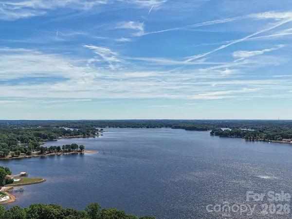 8793 Peninsula DR, Terrell, NC 28682